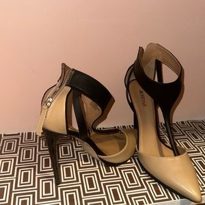 Size 10 and black and tan stiletto heel zip up back close toe